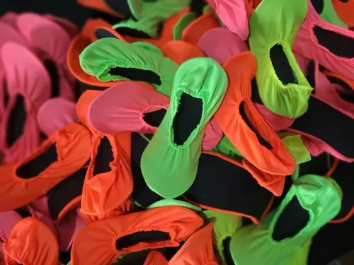 Par De Pantuflas Badanas Fluo Balerinas Cotillon Carioca - Imagen 3